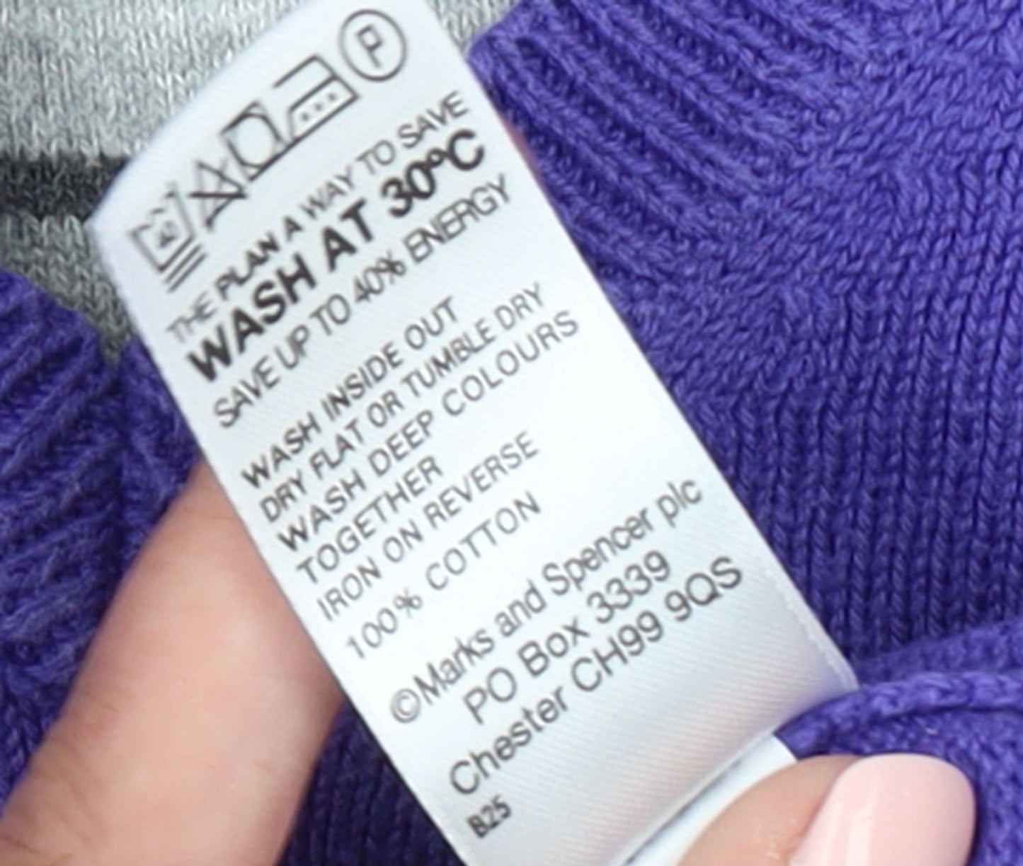 Marks and Spencer Men's Purple V-Neck Cotton Jumper Size M