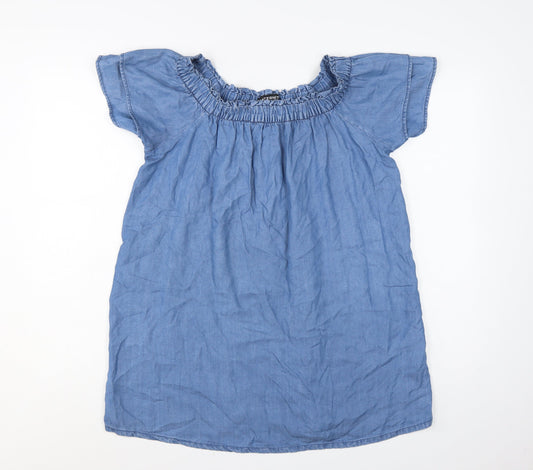 Prewornwholesale purple cropped slim fit active T-shirt with short sleeves and a high neckline.