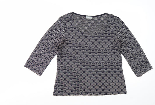Prewornwholesale purple cropped slim fit active T-shirt with short sleeves and a high neckline.