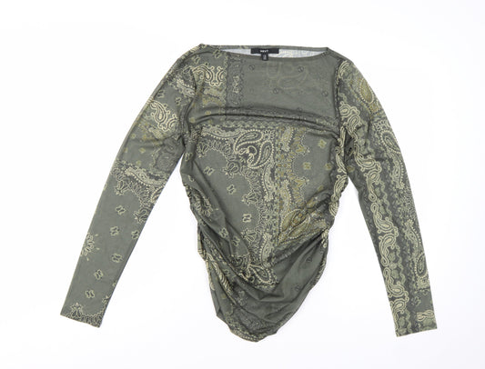Prewornwholesale green racerback sports bra with medium support and seamless construction for activewear.