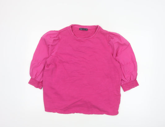 Prewornwholesale purple cropped slim fit active T-shirt with short sleeves and a high neckline.