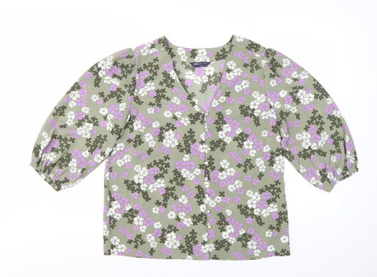 Prewornwholesale purple cropped slim fit active T-shirt with short sleeves and a high neckline.