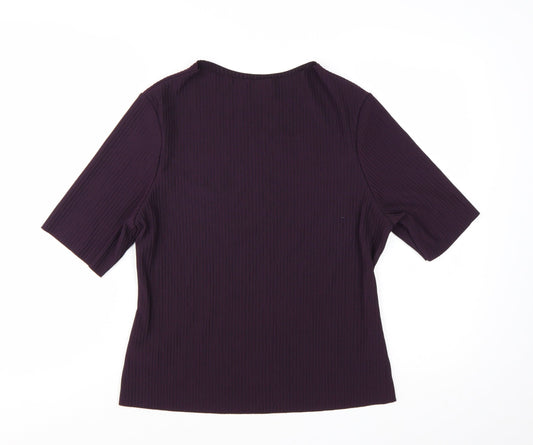 Prewornwholesale purple cropped slim fit active T-shirt with short sleeves and a high neckline.