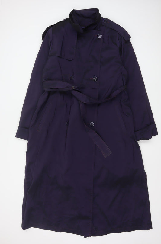 Prewornwholesale purple cropped slim fit active T-shirt with short sleeves and a high neckline.