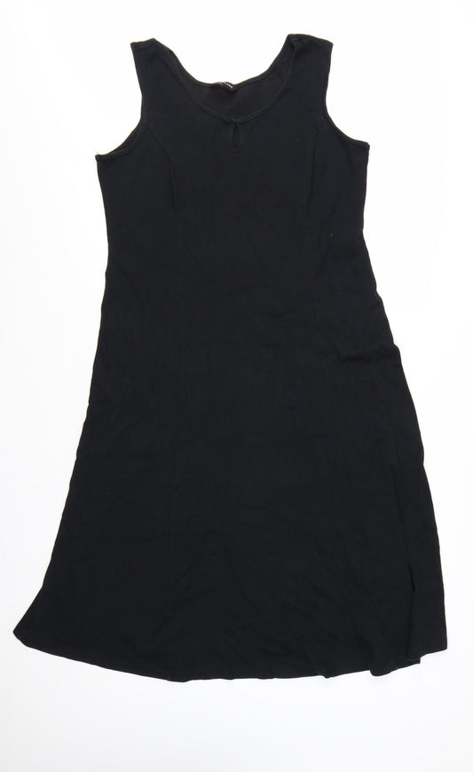Prewornwholesale purple cropped slim fit active T-shirt with short sleeves and a high neckline.