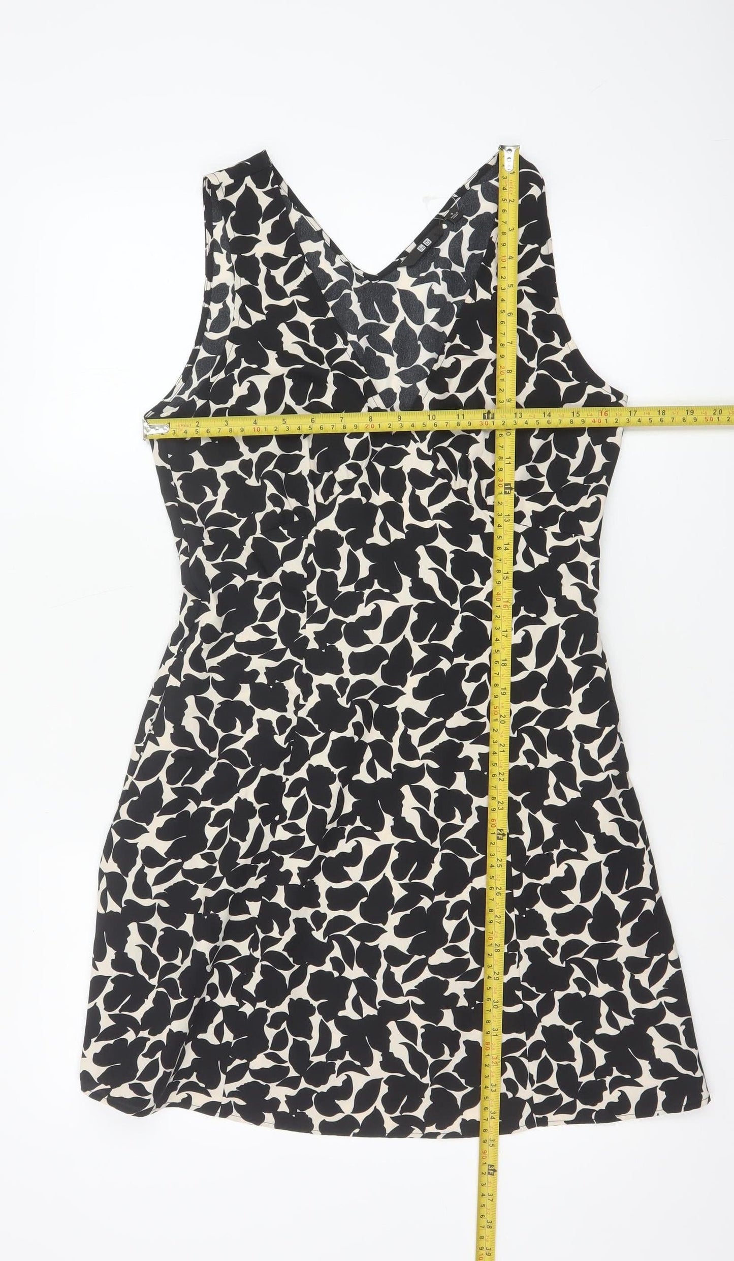 Uniqlo Women Black A-Line Sleeveless V-Neck Short Dress Size S