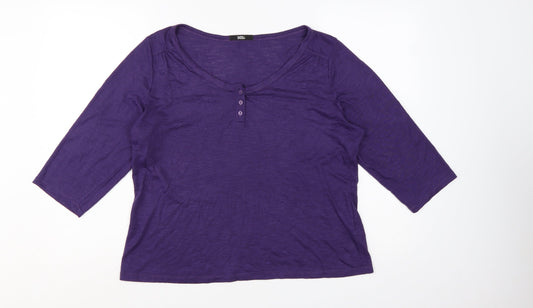 Prewornwholesale purple cropped slim fit active T-shirt with short sleeves and a high neckline.