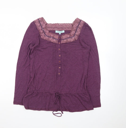 Prewornwholesale purple cropped slim fit active T-shirt with short sleeves and a high neckline.