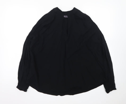 Prewornwholesale purple cropped slim fit active T-shirt with short sleeves and a high neckline.