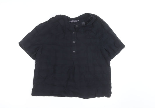 Prewornwholesale purple cropped slim fit active T-shirt with short sleeves and a high neckline.