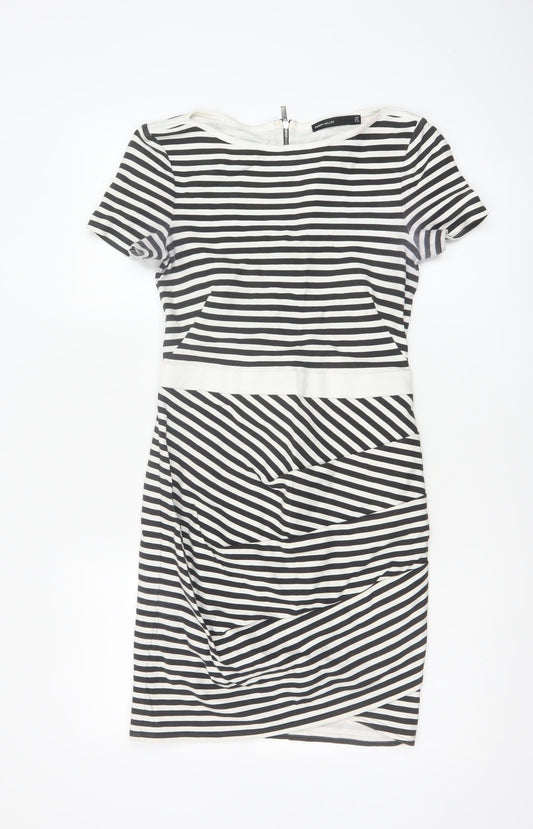 Prewornwholesale purple cropped slim fit active T-shirt with short sleeves and a high neckline.