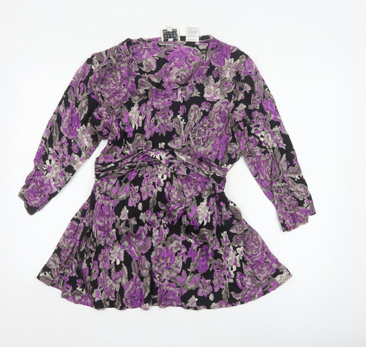 Prewornwholesale purple cropped slim fit active T-shirt with short sleeves and a high neckline.