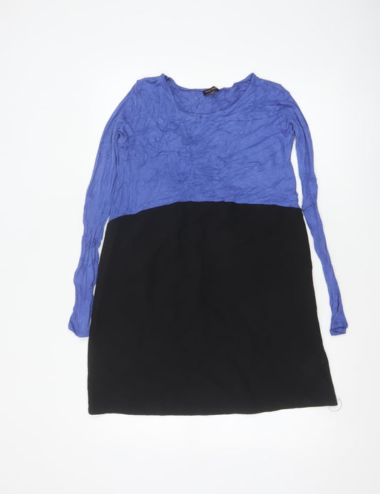 Prewornwholesale purple cropped slim fit active T-shirt with short sleeves and a high neckline.