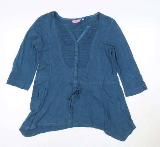 Prewornwholesale purple cropped slim fit active T-shirt with short sleeves and a high neckline.