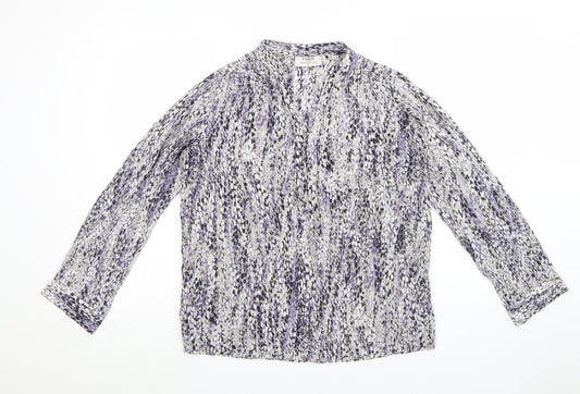 Prewornwholesale purple cropped slim fit active T-shirt with short sleeves and a high neckline.