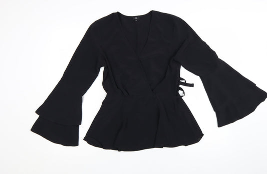 Prewornwholesale purple cropped slim fit active T-shirt with short sleeves and a high neckline.