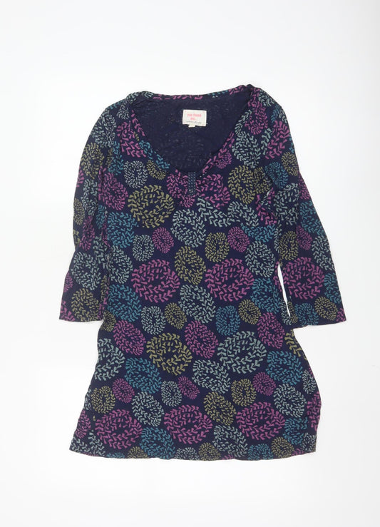 Prewornwholesale purple cropped slim fit active T-shirt with short sleeves and a high neckline.