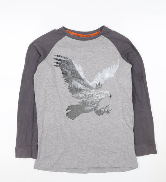 Prewornwholesale purple cropped slim fit active T-shirt with short sleeves and a high neckline.