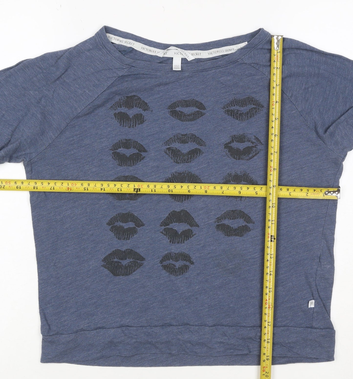 Victoria's Secret Womens Blue XS Long Sleeve Jersey T-Shirt with Lip Print