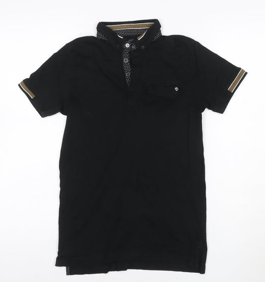 Prewornwholesale purple cropped slim fit active T-shirt with short sleeves and a high neckline.