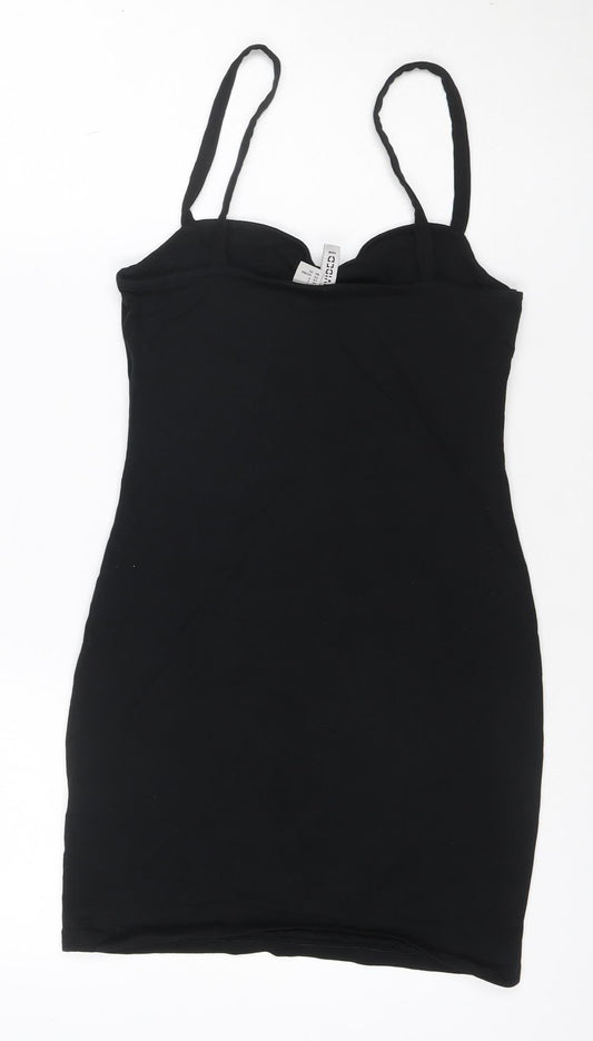 Prewornwholesale purple cropped slim fit active T-shirt with short sleeves and a high neckline.