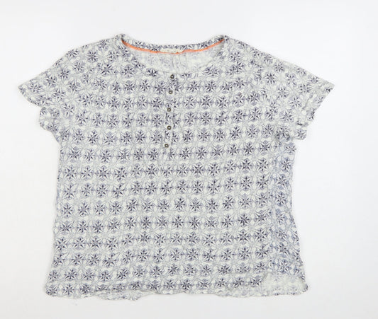 Prewornwholesale purple cropped slim fit active T-shirt with short sleeves and a high neckline.