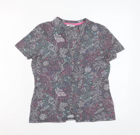 Prewornwholesale purple cropped slim fit active T-shirt with short sleeves and a high neckline.