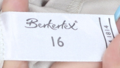 Berkertex Women Beige Embroidered Short Sleeve T-Shirt Size 16