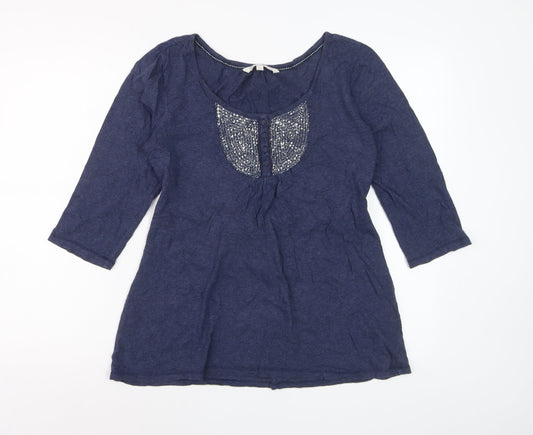 Prewornwholesale purple cropped slim fit active T-shirt with short sleeves and a high neckline.