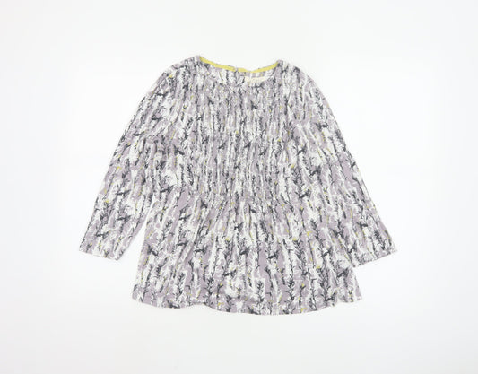 Prewornwholesale purple cropped slim fit active T-shirt with short sleeves and a high neckline.