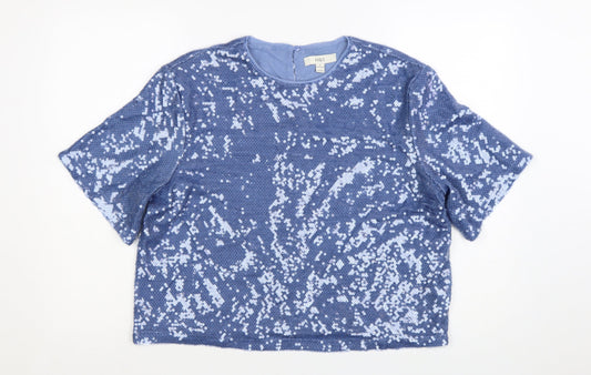 Prewornwholesale purple cropped slim fit active T-shirt with short sleeves and a high neckline.