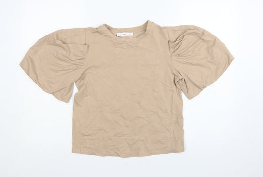 Prewornwholesale purple cropped slim fit active T-shirt with short sleeves and a high neckline.