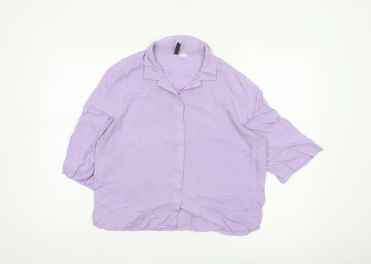 Prewornwholesale purple cropped slim fit active T-shirt with short sleeves and a high neckline.