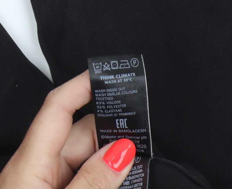 Marks and Spencer Women Black Size 18 Cropped Trousers