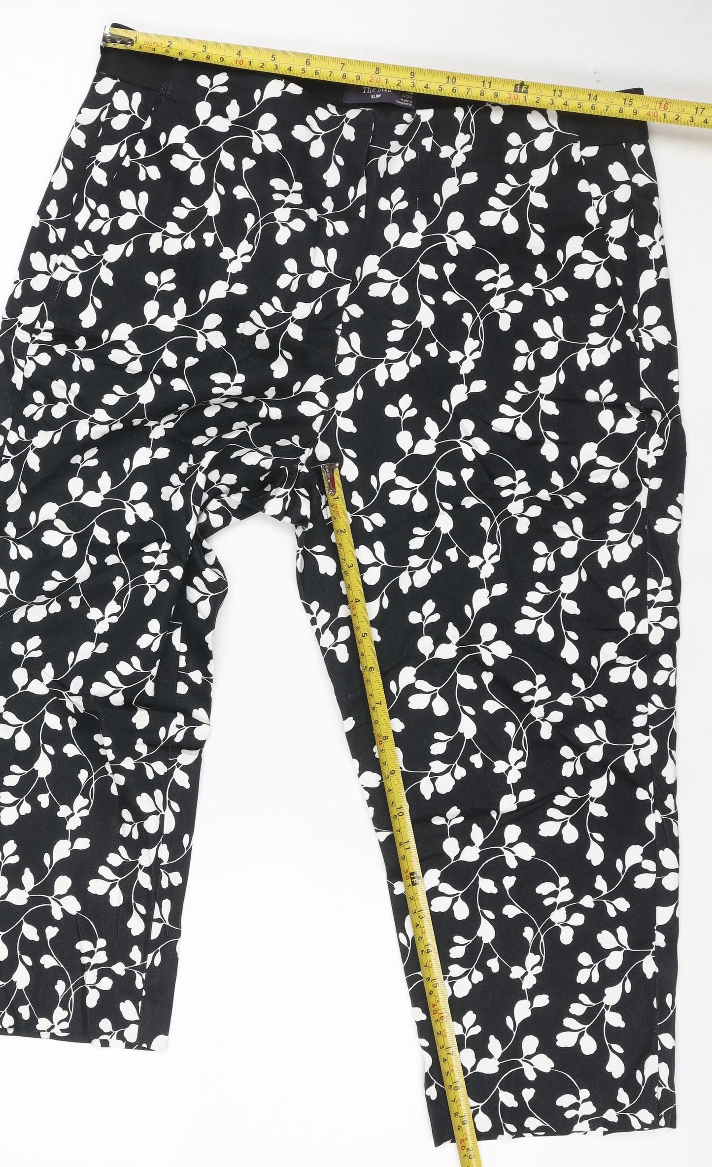The Mia Women's Black Floral Slim Short Trousers Size 14