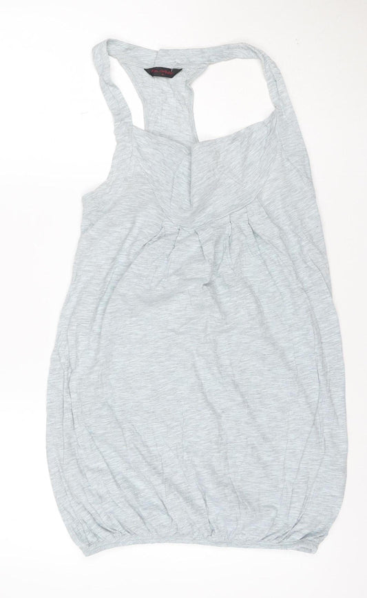 Prewornwholesale purple cropped slim fit active T-shirt with short sleeves and a high neckline.