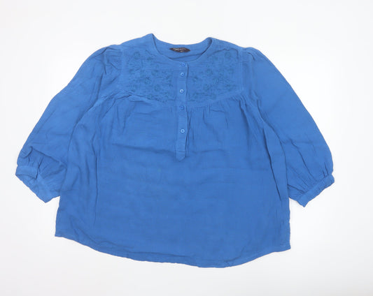 Prewornwholesale purple cropped slim fit active T-shirt with short sleeves and a high neckline.