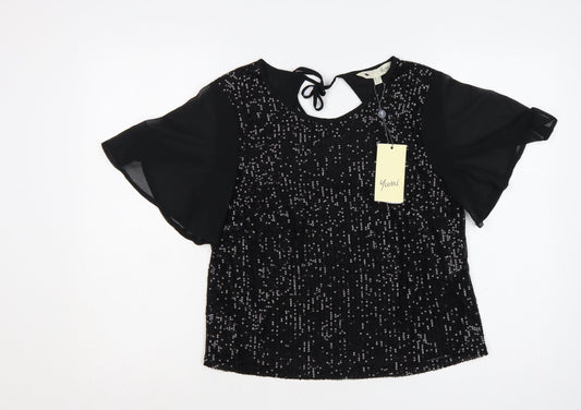 Prewornwholesale purple cropped slim fit active T-shirt with short sleeves and a high neckline.