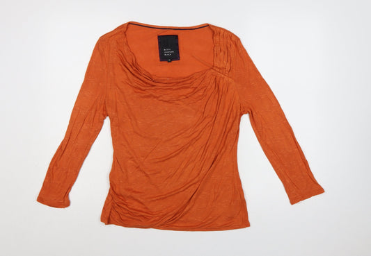 Prewornwholesale purple cropped slim fit active T-shirt with short sleeves and a high neckline.