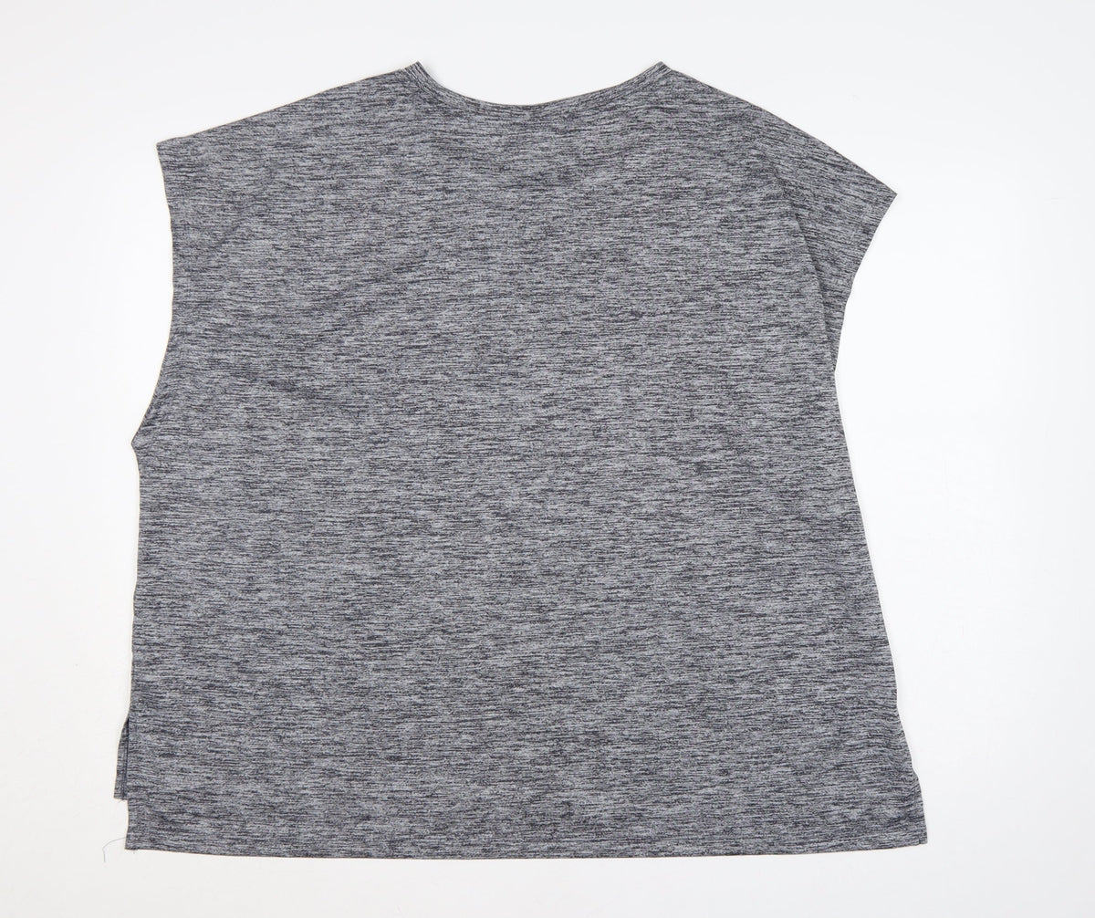 Close-up detail of Dunnes Women Grey 2XL Basic Sport Gym Training T-Shirt