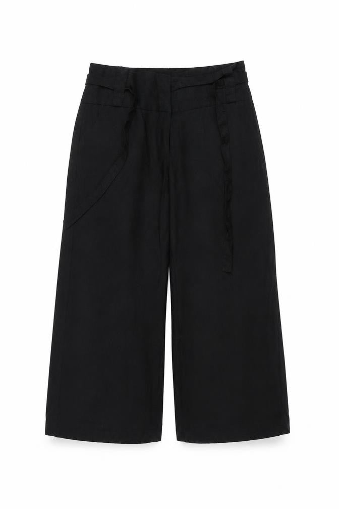Front view of Dorothy Perkins Women Black UK 10 Cropped Wide-Leg Belted Trousers