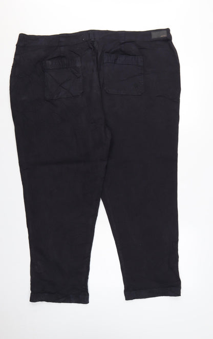 Close-up detail of FatFace Men’s Black, size 24, Tapered Stretch Cotton Blend Jeans Short