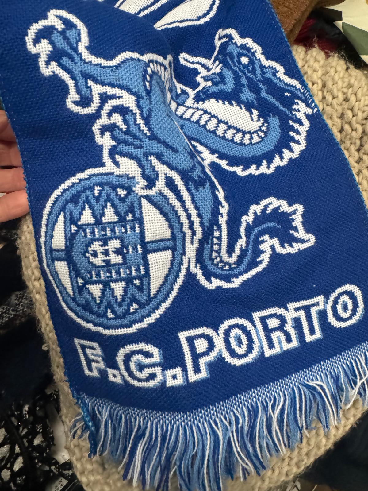 Vintage Branded Hats, Scarves & Collectible Football Scarves – 10 Pack Preloved