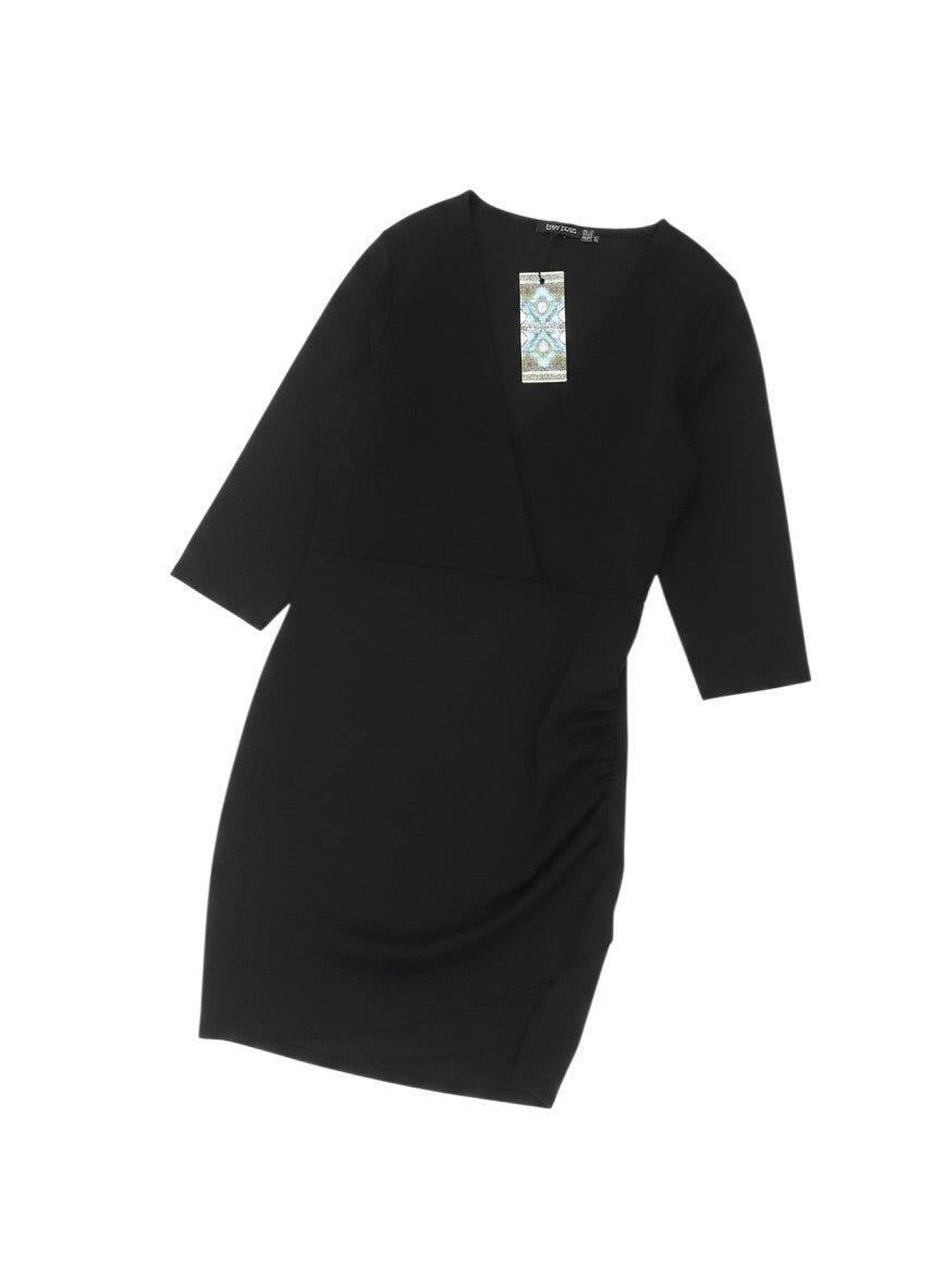 Prewornwholesale black Boohoo bodycon dress with V-neck, three-quarter sleeves, and ruched side detail.