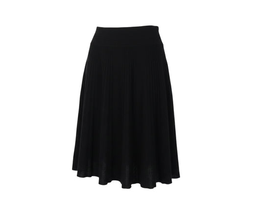 Prewornwholesale black knee-length flared knit skirt with a high elasticated waistband in a soft viscose blend