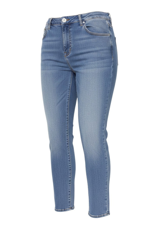 Prewornwholesale blue cotton mom jeans with a button fly and regular fit, shown on a mannequin.