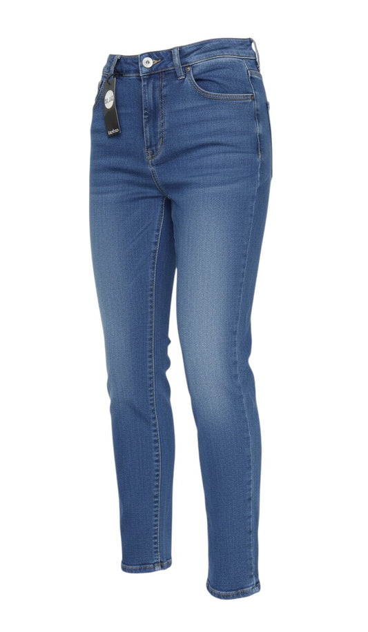 Prewornwholesale Boohoo blue high-rise mom jeans in 100% cotton denim with a classic five-pocket design.
